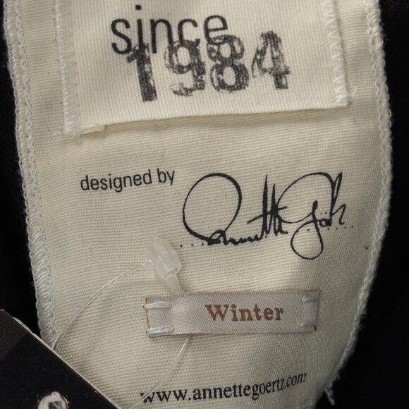 Annette Gortz AW/10 Jil Black Textured-Silk Bubble-Hem Skirt - Picture 9 of 11